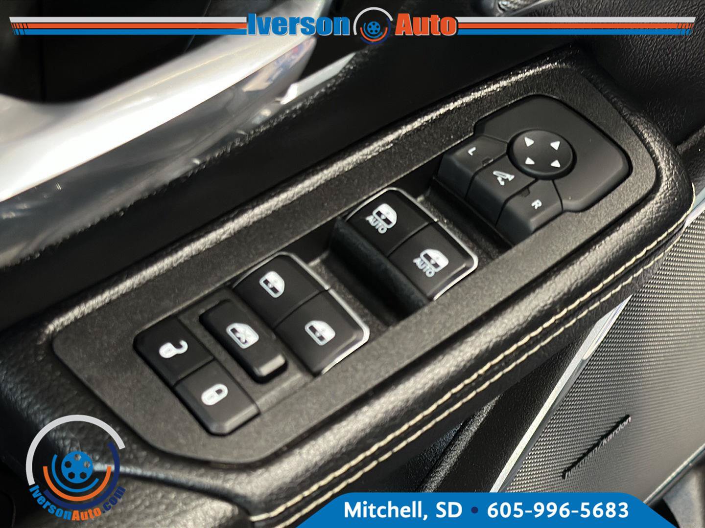 Used 2025 RAM 1500 Laramie w/ Night Edition AWD/4WD image 14