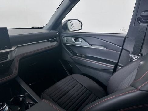 New 2026 Ford Explorer ST-Line w/ ST-Line Street Pack image 24