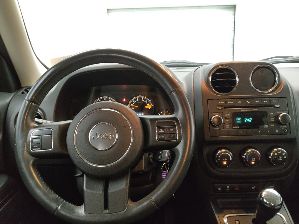 Used 2016 Jeep Patriot Latitude FWD image 22