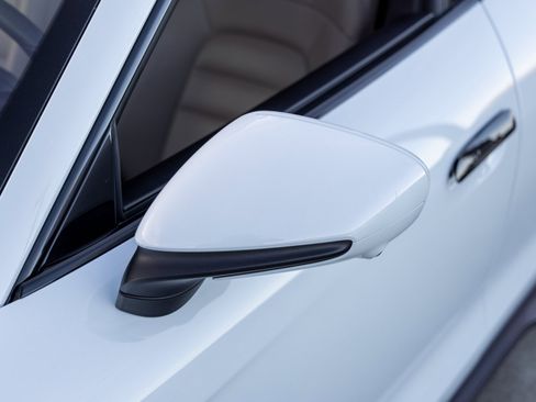 Certified 2023 Porsche Taycan GTS image 17