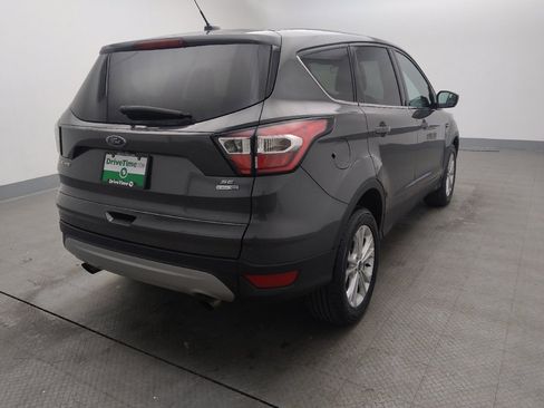 Used 2017 Ford Escape SE image 9