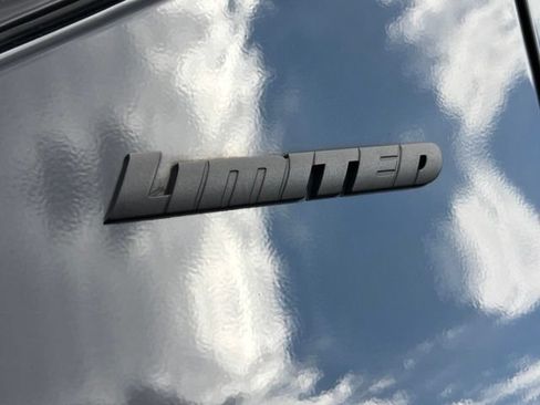 Used 2024 Toyota Tundra Limited AWD/4WD image 18
