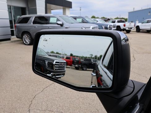 Used 2022 GMC Sierra 1500 SLT w/ SLT Premium Plus Package AWD/4WD image 29