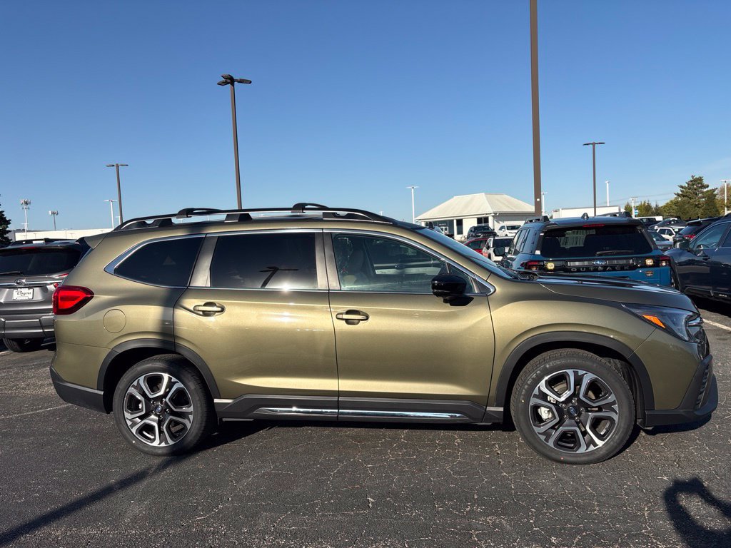 Used 2024 Subaru Ascent Limited w/ Technology Package AWD/4WD image 2
