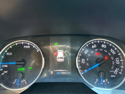 Used 2020 Toyota RAV4 XLE w/ Convenience Package AWD/4WD image 13