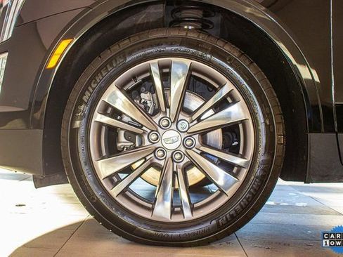 Used 2025 Cadillac XT5 Premium Luxury image 9