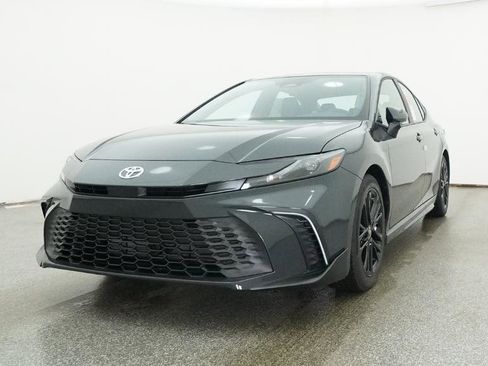 New 2026 Toyota Camry SE FWD image 19