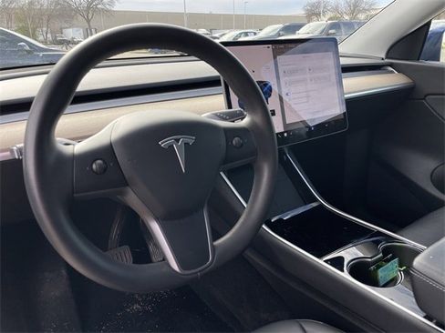 Used 2021 Tesla Model Y Long Range image 10