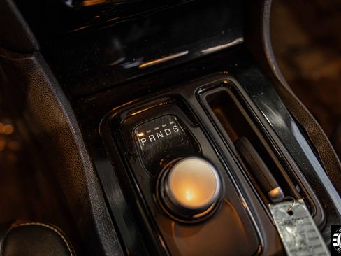 Used 2017 Chrysler 300 S image 29