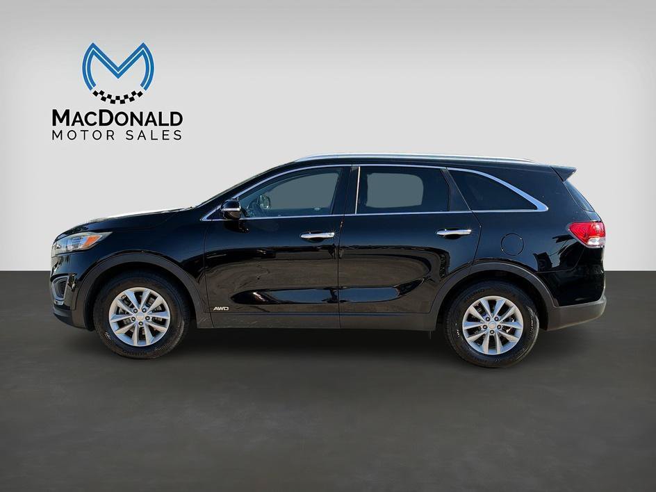 Used 2017 Kia Sorento AWD image 2