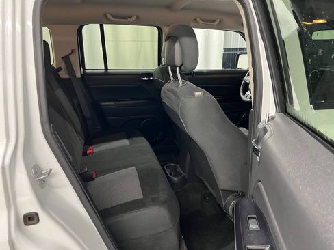 Used 2016 Jeep Patriot Sport w/ Power Value Group AWD/4WD image 10