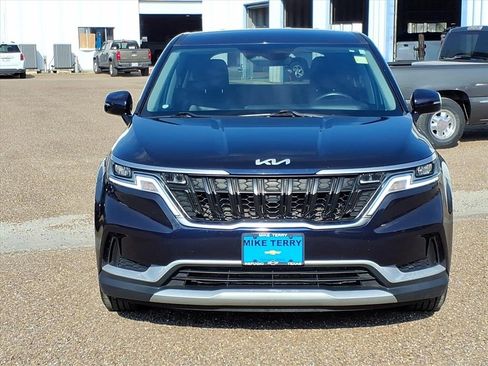 Used 2023 Kia Carnival LX image 7