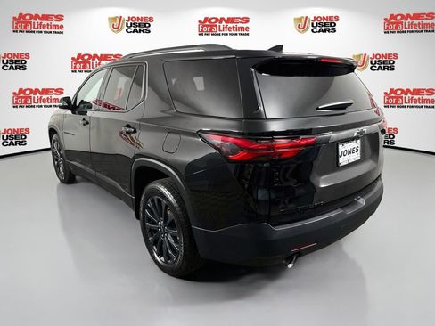 Used 2023 Chevrolet Traverse RS AWD/4WD image 2
