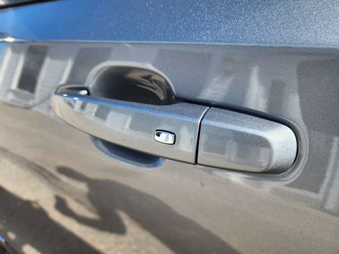 Used 2023 GMC Terrain SLE w/ Driver Convenience Package image 25