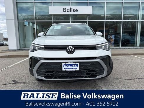 New 2026 Volkswagen Taos SE AWD/4WD image 2