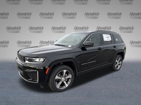 New 2026 Jeep Grand Cherokee Limited RWD image 4