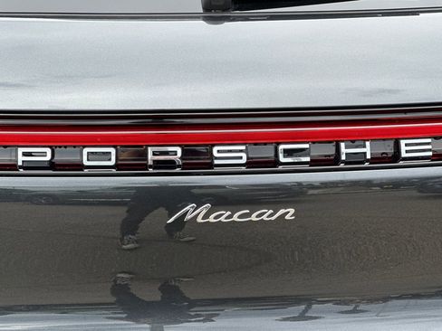 New 2025 Porsche Macan image 39