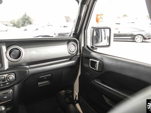 Used 2019 Jeep Wrangler Unlimited Sahara w/ Safety Group image 37