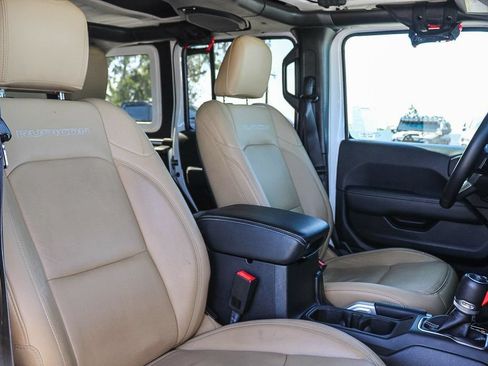 Used 2019 Jeep Wrangler Unlimited Rubicon AWD/4WD image 17