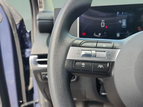 Used 2025 Hyundai Tucson SE image 12