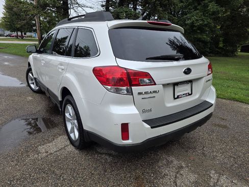 Used 2014 Subaru Outback 2.5i Limited AWD/4WD image 3