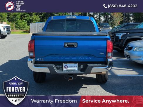 Used 2018 Toyota Tacoma SR5 RWD image 4