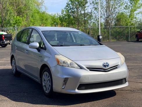 Used 2013 Toyota Prius V Two FWD image 2