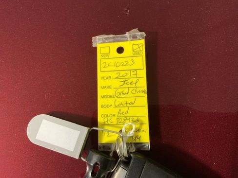 Used 2017 Jeep Grand Cherokee Limited image 39