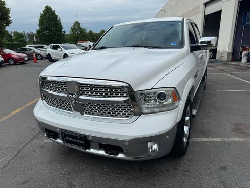 Used 2014 RAM 1500 Laramie w/ Convenience Group AWD/4WD image 10