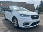 Used 2025 Chrysler Pacifica Select FWD image 2