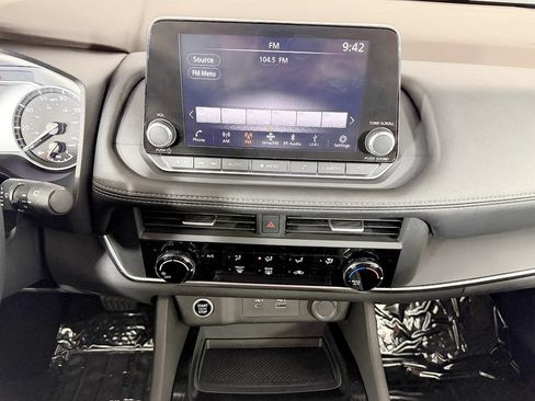 Used 2023 Nissan Rogue S AWD/4WD image 57