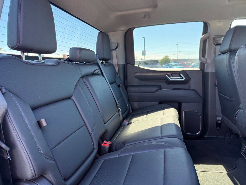 Used 2026 GMC Sierra 1500 SLT AWD/4WD image 22