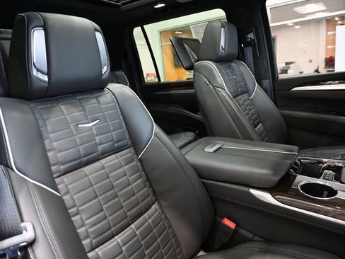 Used 2025 Cadillac Escalade ESV Sport Platinum w/ LPO, Floor Liner Package image 12