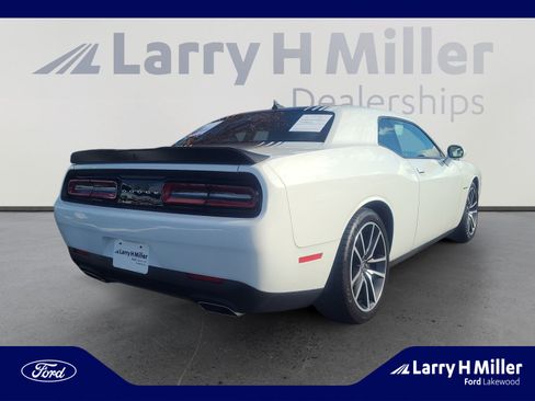 Used 2021 Dodge Challenger R/T w/ Plus Package image 5