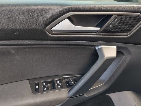 Used 2019 Volkswagen Tiguan S w/ Driver Assistance Package FWD image 11