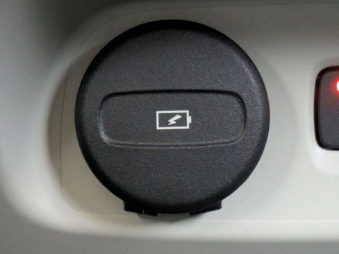 New 2026 Volvo XC40 B5 Ultra w/ Protection Package Premier image 18