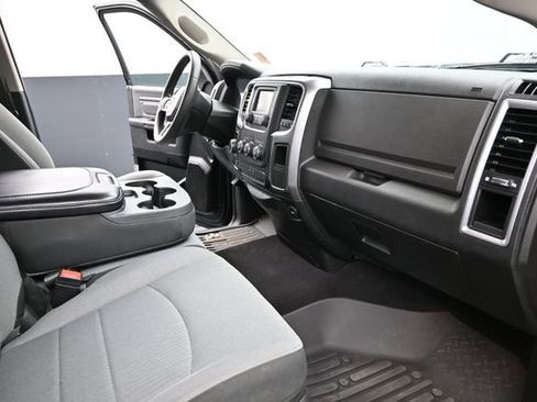 Used 2024 RAM 1500 Classic SLT AWD/4WD image 15
