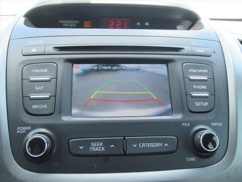 Used 2014 Kia Sorento LX image 25