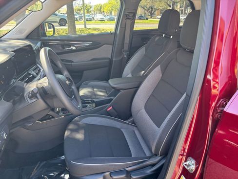 Used 2025 Chevrolet TrailBlazer LT image 31