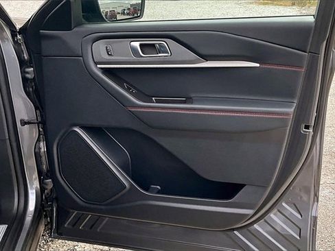 Used 2025 Ford Explorer ST-Line w/ ST-Line Street Pack image 24