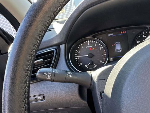 Used 2021 Nissan Rogue Sport SL w/ Premium Package image 25