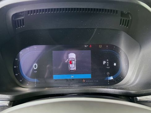 Used 2023 Volvo XC60 B5 Plus w/ Protection Package Premier AWD/4WD image 12