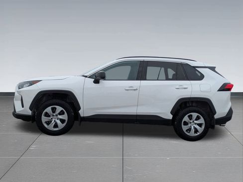 Used 2021 Toyota RAV4 LE image 3