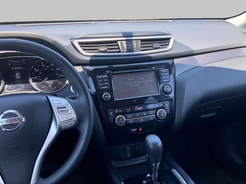 Used 2014 Nissan Rogue SV w/ SV Premium Package FWD image 6