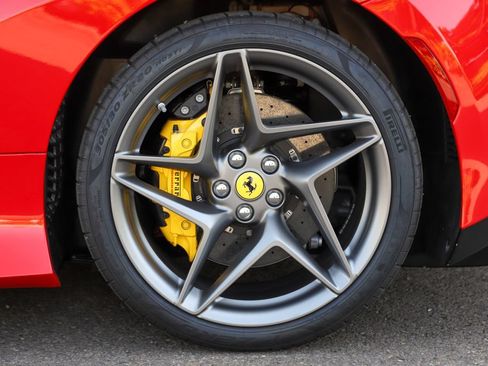 Certified 2022 Ferrari F8 Tributo RWD image 37