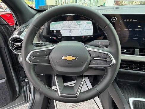 New 2026 Chevrolet Equinox LT w/ Convenience Package II AWD/4WD image 24