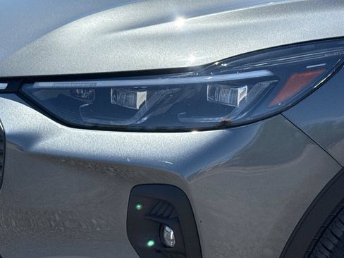 Used 2025 Ford Escape Platinum AWD/4WD image 52