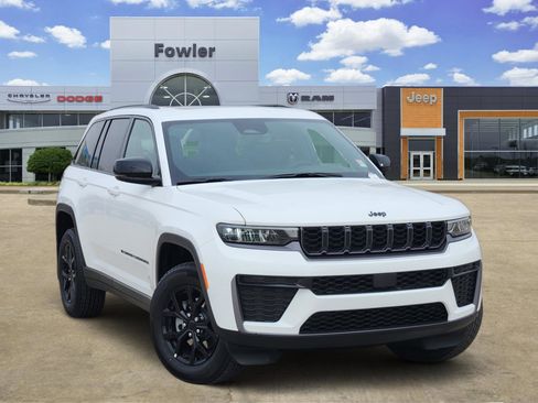 New 2026 Jeep Grand Cherokee Altitude AWD/4WD image 1