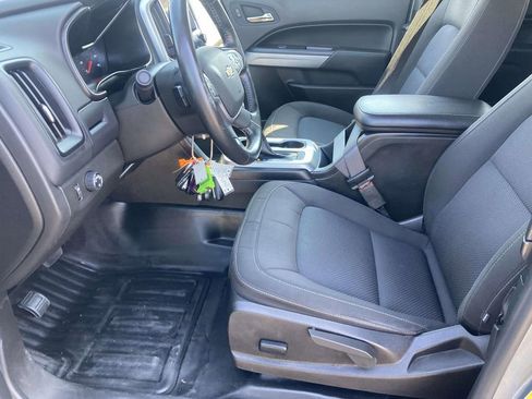 Used 2022 Chevrolet Colorado LT w/ Fleet Safety Package image 19
