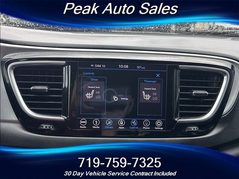 Used 2018 Chrysler Pacifica Touring-L w/ Premium Audio Group FWD image 22